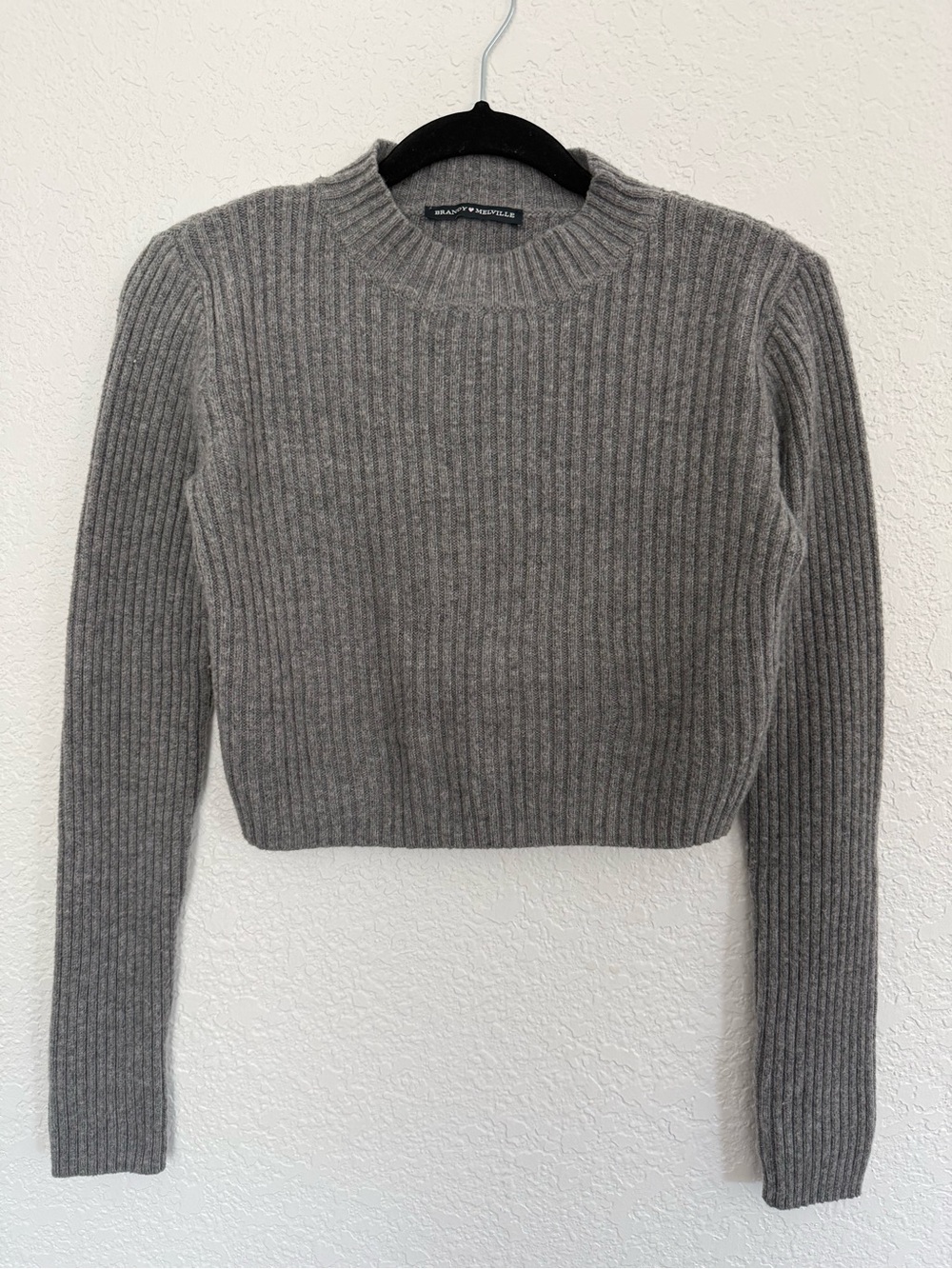 Brandy Melville Gray Ribbed Knit Cropped Sweater | Small